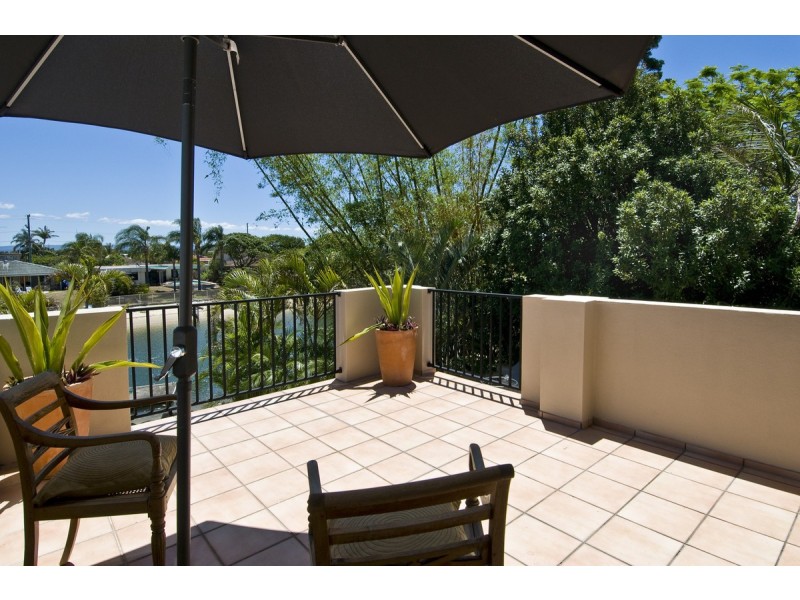 39 Beverley Cres, Broadbeach Waters QLD 4218