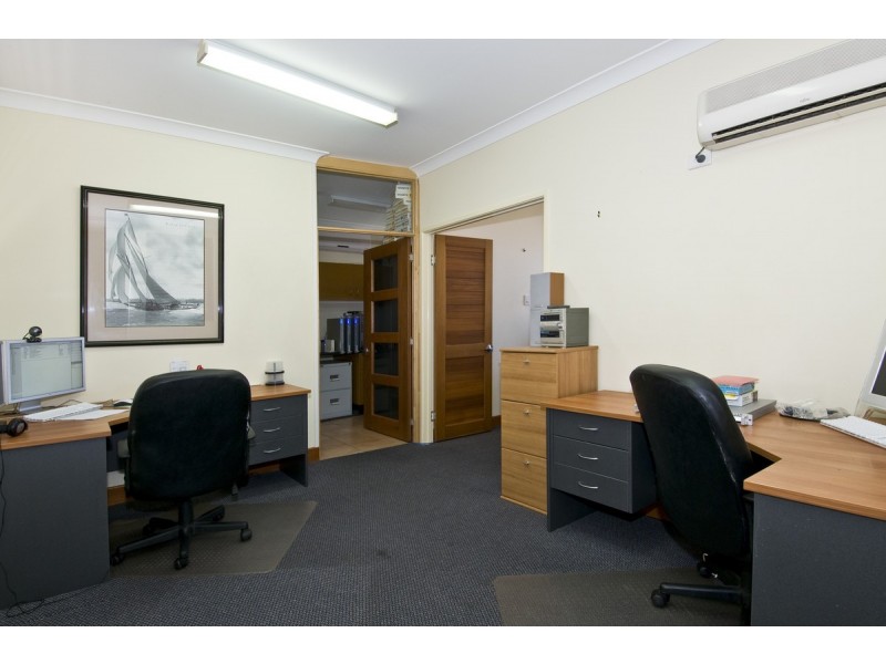 39 Beverley Cres, Broadbeach Waters QLD 4218