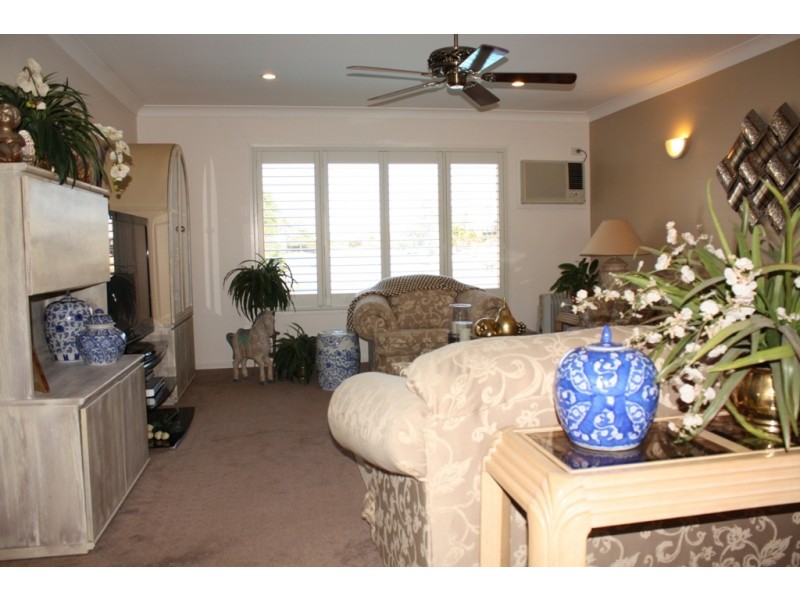 42 Rio Vista Blvd, Broadbeach Waters QLD 4218