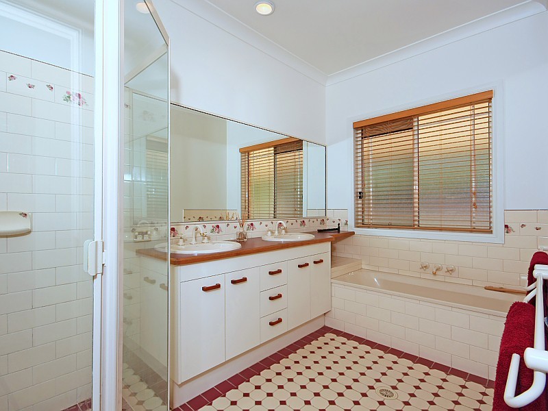 235 Carrington Rd, Bonogin QLD 4213