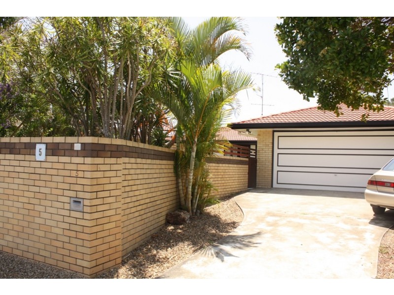 5 Bermuda St, Broadbeach Waters QLD 4218
