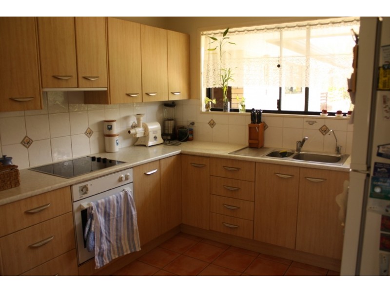 5 Bermuda St, Broadbeach Waters QLD 4218