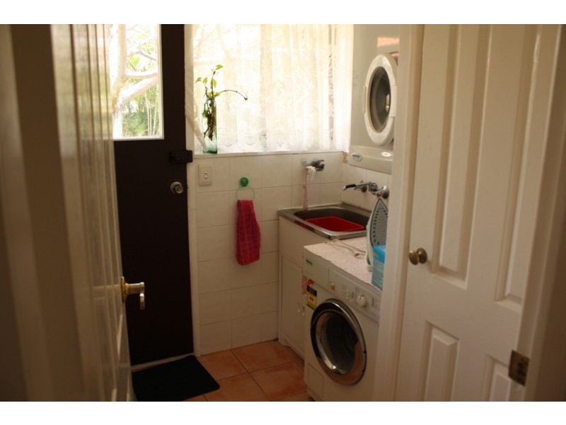 5 Bermuda St, Broadbeach Waters QLD 4218