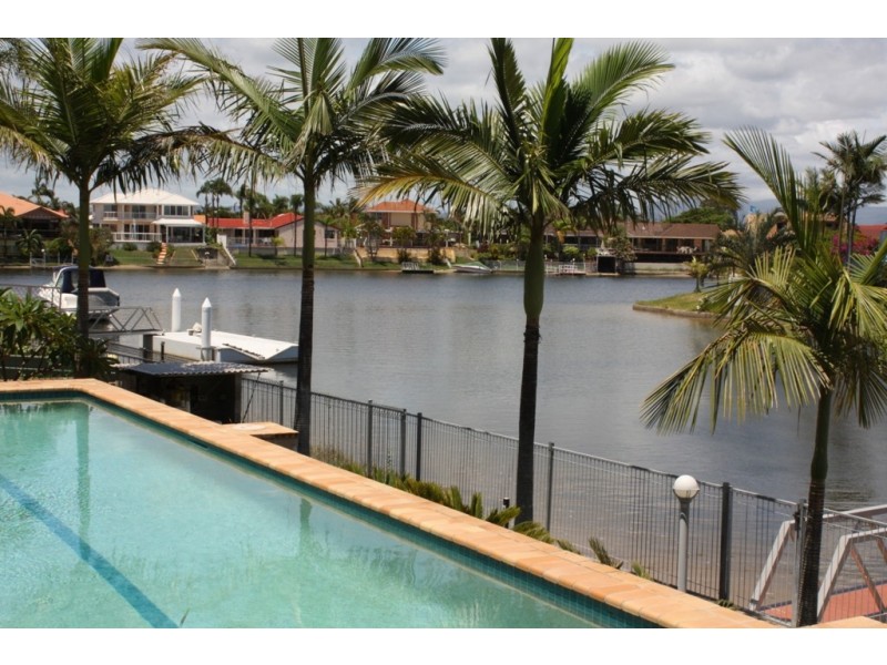 269 Rio Vista Blvd, Mermaid Waters QLD 4218