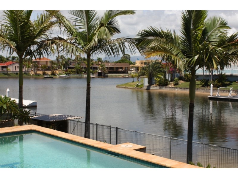 269 Rio Vista Blvd, Mermaid Waters QLD 4218