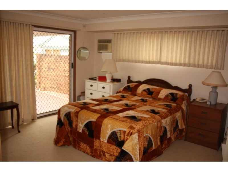 269 Rio Vista Blvd, Mermaid Waters QLD 4218