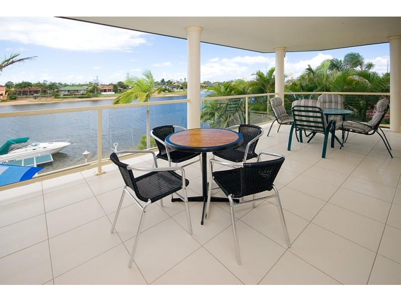 50 Waitomo Street, Broadbeach Waters QLD 4218