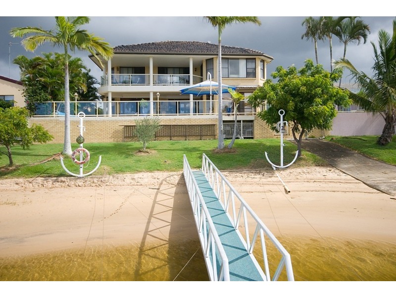 50 Waitomo Street, Broadbeach Waters QLD 4218