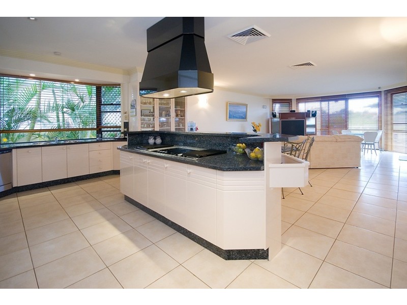 50 Waitomo Street, Broadbeach Waters QLD 4218
