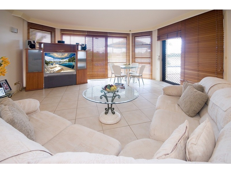 50 Waitomo Street, Broadbeach Waters QLD 4218