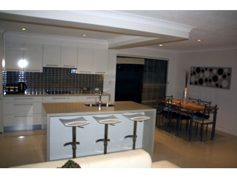 12 Sigatoka Pl, Clear Island Waters QLD 4226