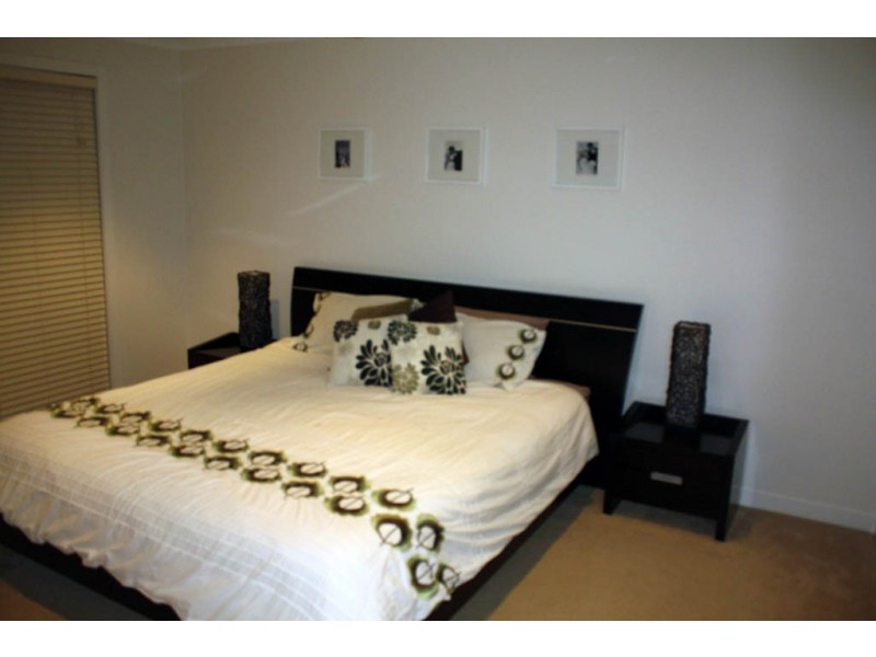 12 Sigatoka Pl, Clear Island Waters QLD 4226