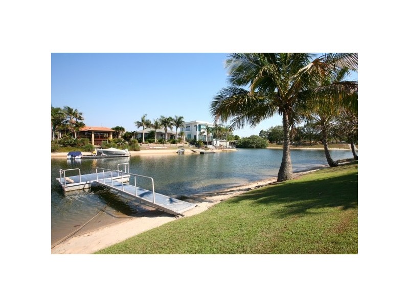 14  Cocos Crescent, Broadbeach Waters QLD 4218