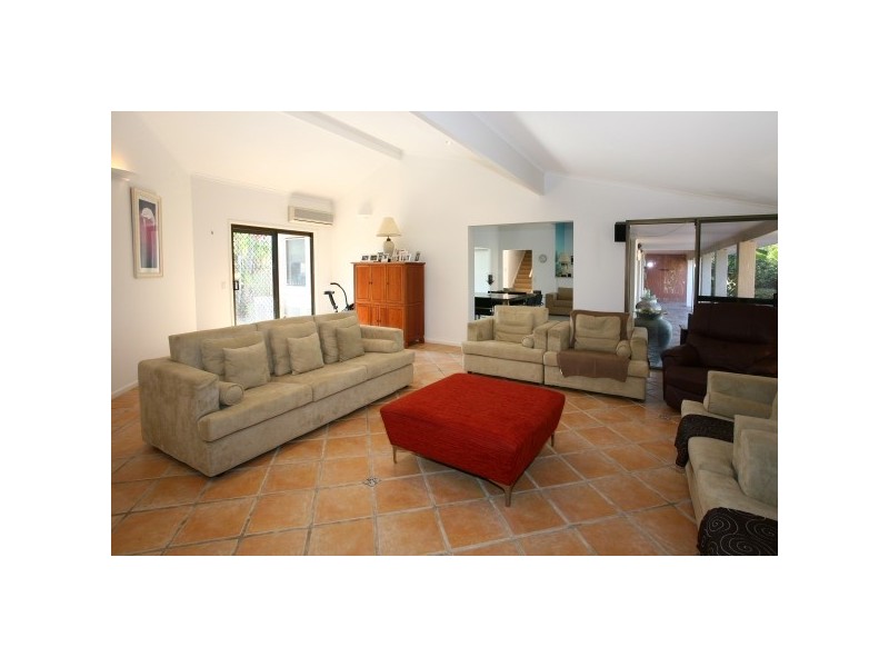 14  Cocos Crescent, Broadbeach Waters QLD 4218