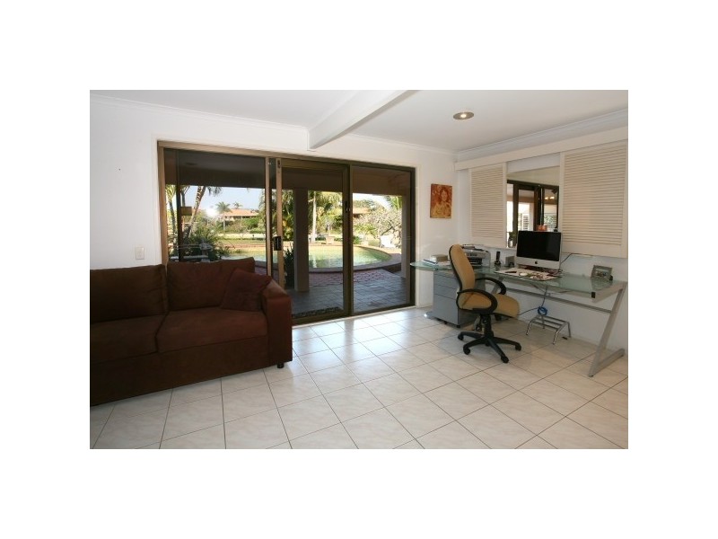 14  Cocos Crescent, Broadbeach Waters QLD 4218