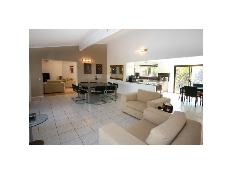 14  Cocos Crescent, Broadbeach Waters QLD 4218