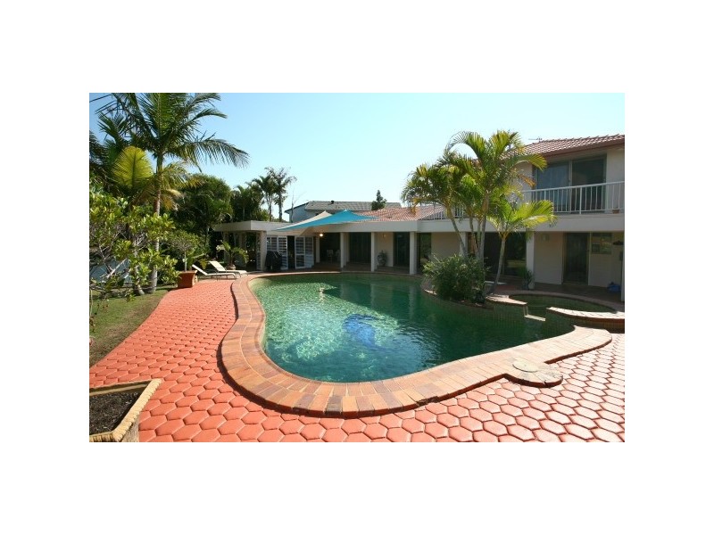 14  Cocos Crescent, Broadbeach Waters QLD 4218