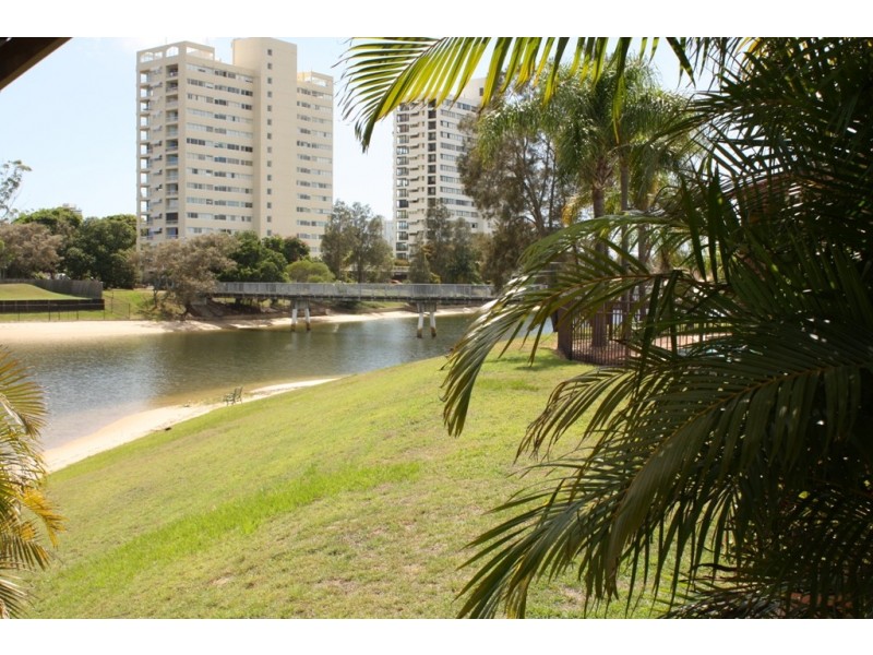 9/22 Dunlop Court, Mermaid Waters QLD 4218