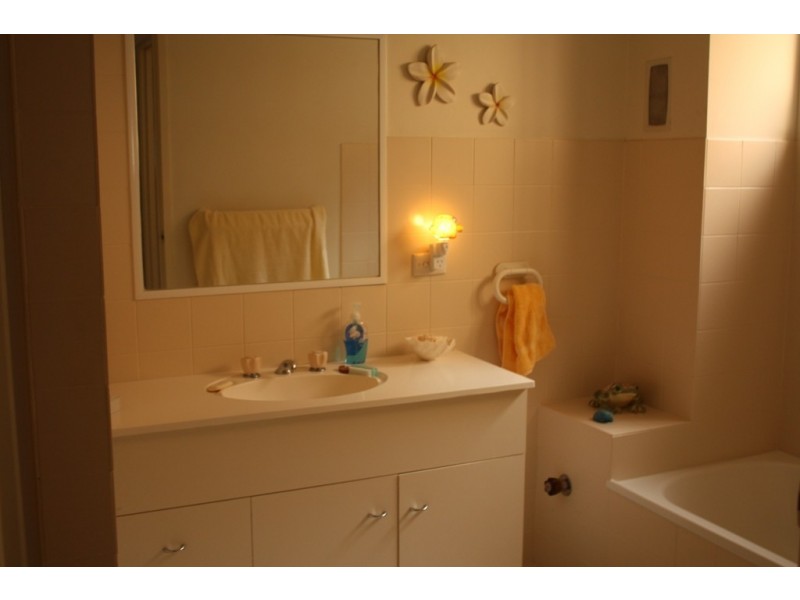 9/22 Dunlop Court, Mermaid Waters QLD 4218
