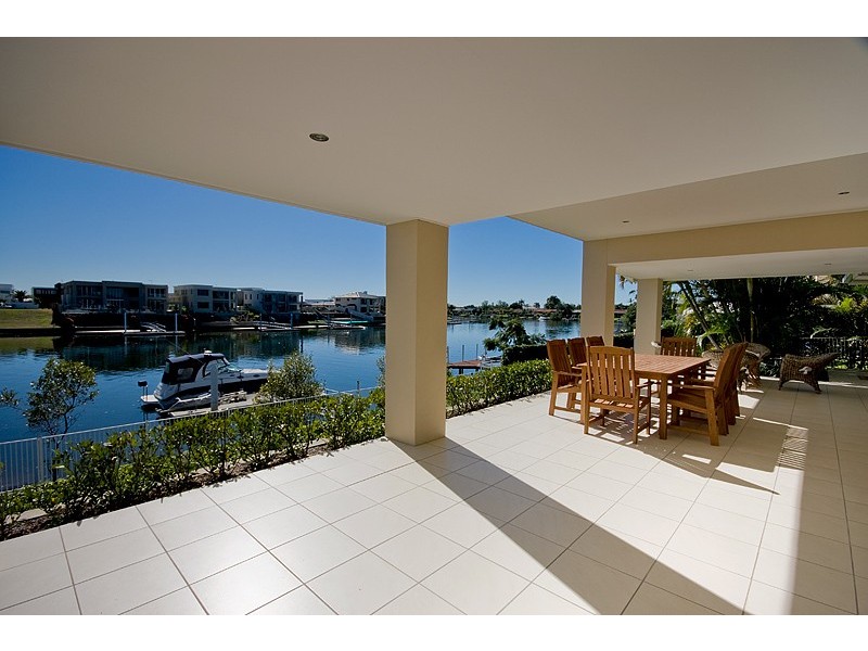17 Namatjira Court, Broadbeach Waters QLD 4218