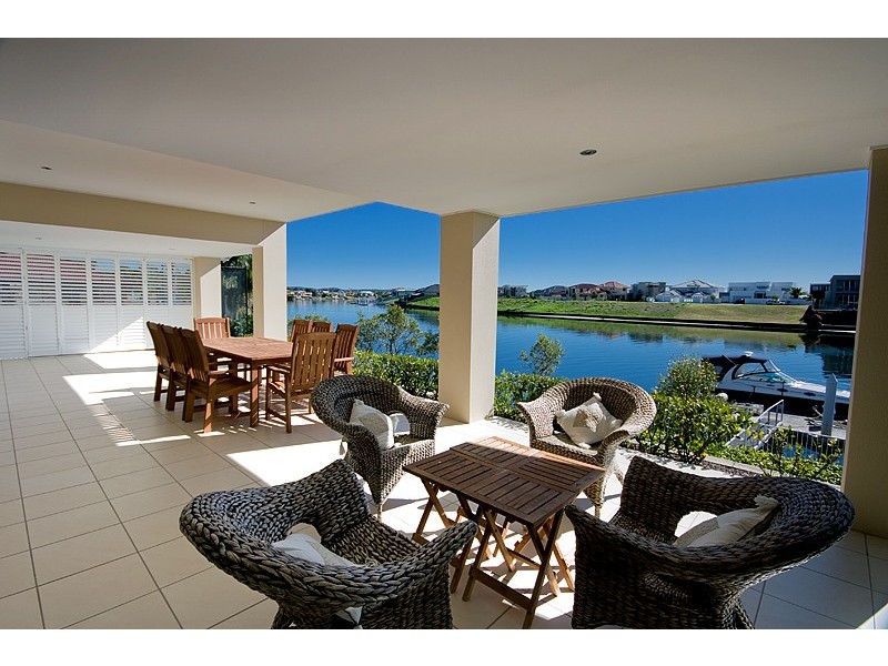 17 Namatjira Court, Broadbeach Waters QLD 4218