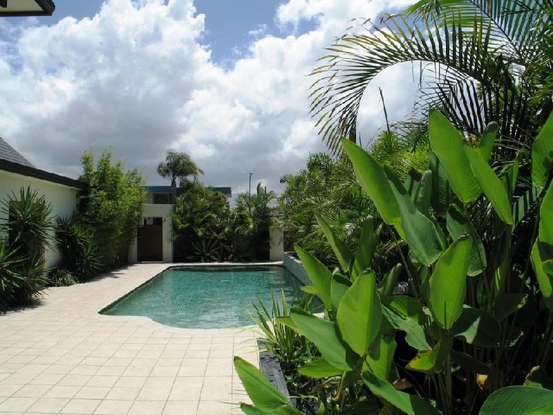 Broadbeach Waters QLD 4218
