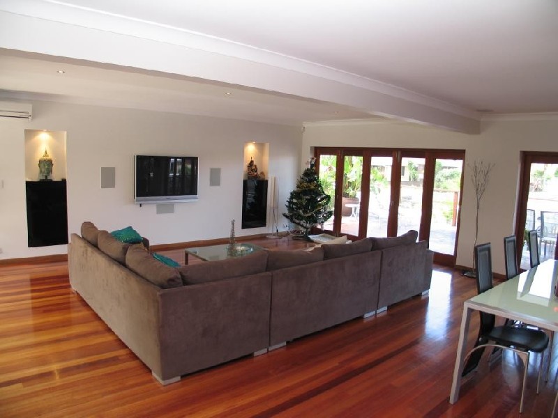 Broadbeach Waters QLD 4218