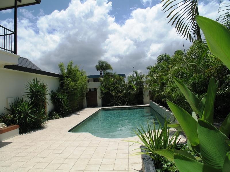 Broadbeach Waters QLD 4218