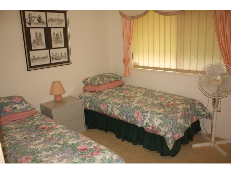 11 Indooroopilly Dr, Robina QLD 4226