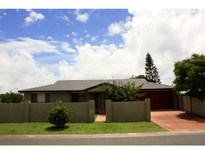 14  SIGATOKA PL, Clear Island Waters QLD 4226
