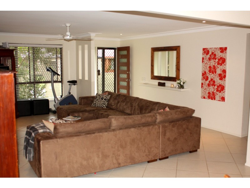 14  SIGATOKA PL, Clear Island Waters QLD 4226