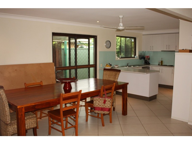14  SIGATOKA PL, Clear Island Waters QLD 4226