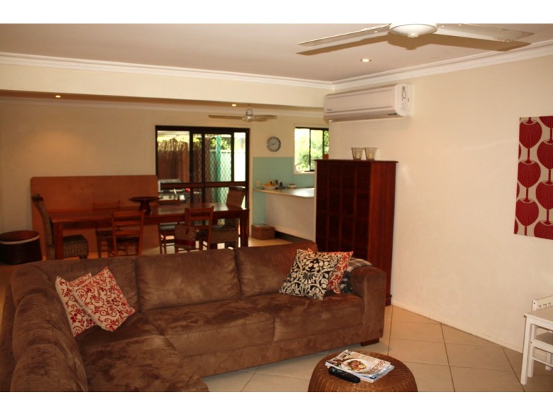 14  SIGATOKA PL, Clear Island Waters QLD 4226