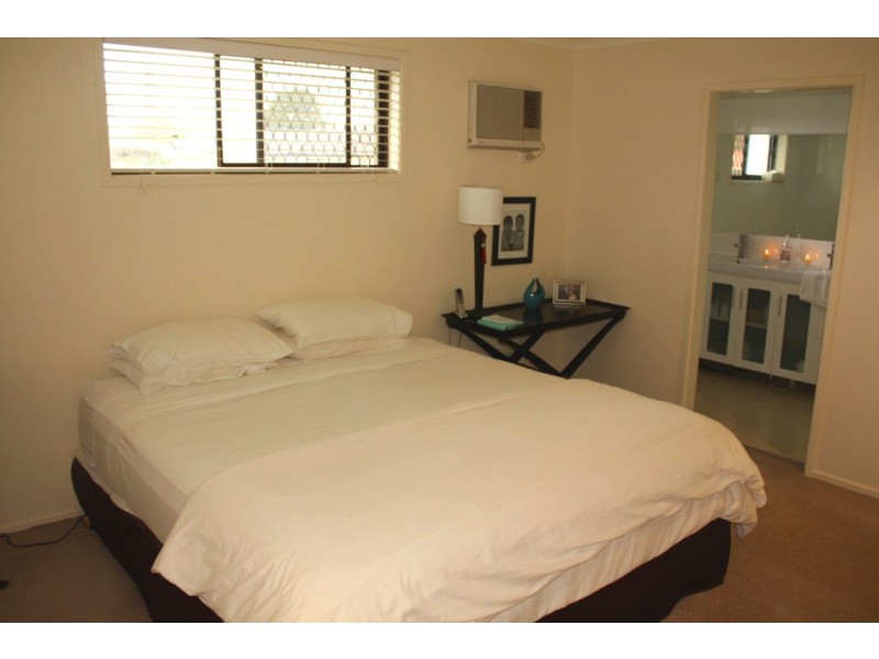 14  SIGATOKA PL, Clear Island Waters QLD 4226
