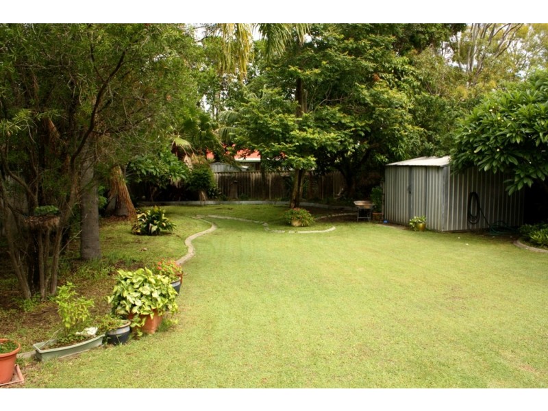 3 Binnacle Court, Mermaid Waters QLD 4218