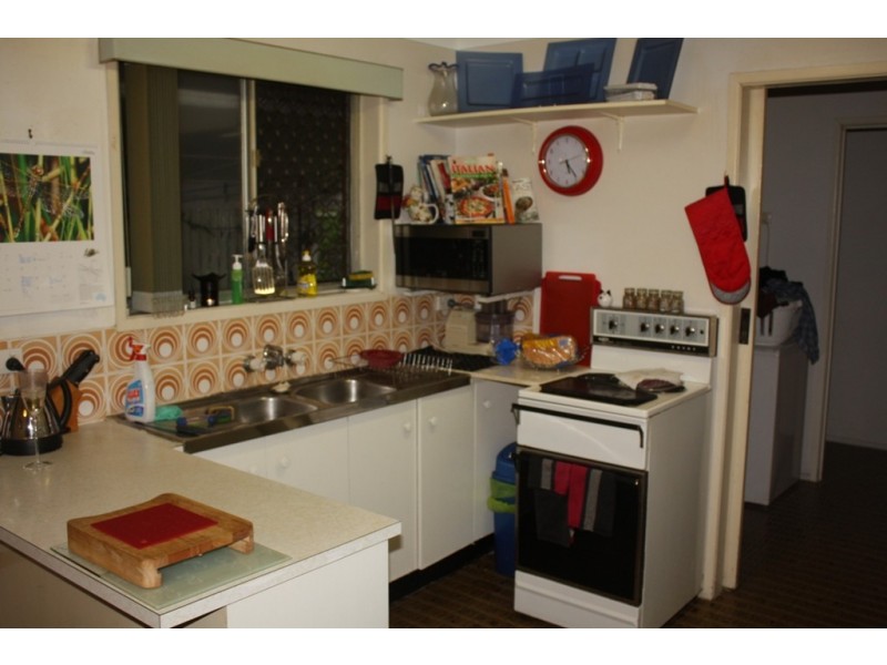 3 Binnacle Court, Mermaid Waters QLD 4218