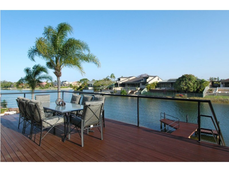 9 Moola Court, Broadbeach Waters QLD 4218