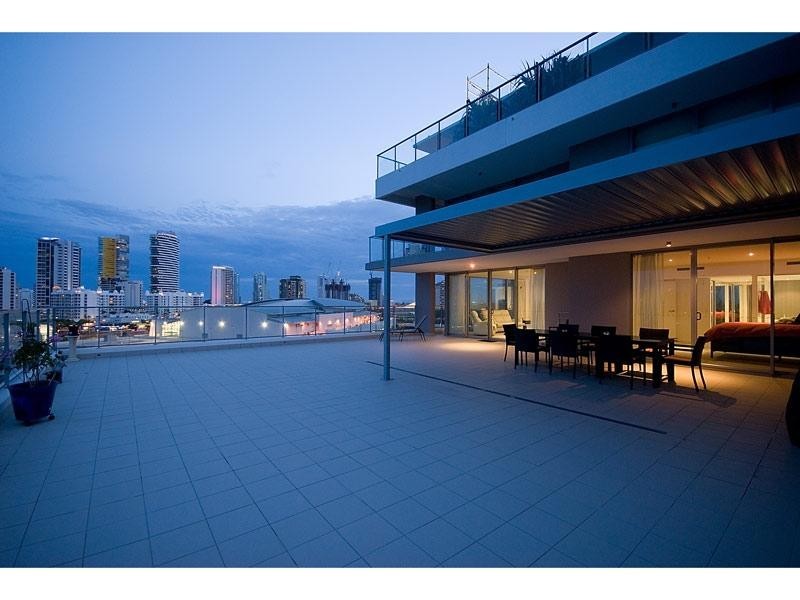 Broadbeach Waters QLD 4218