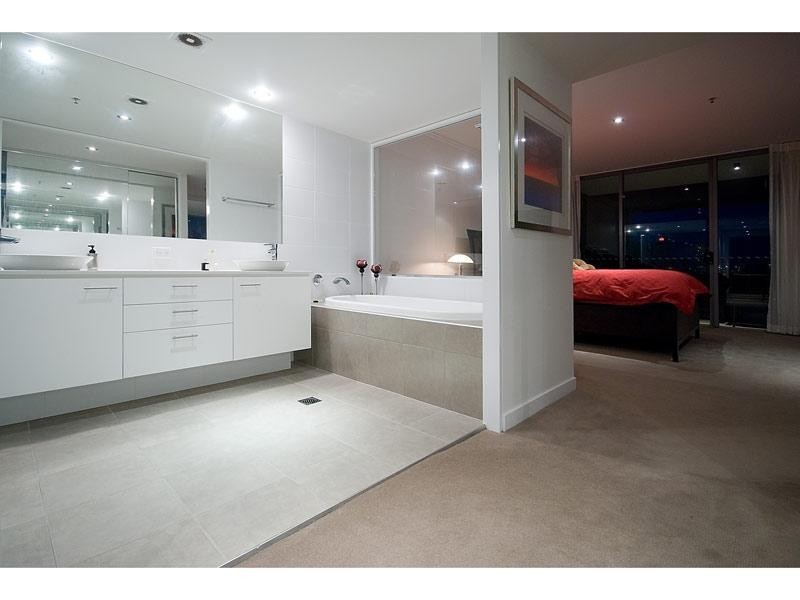 Broadbeach Waters QLD 4218