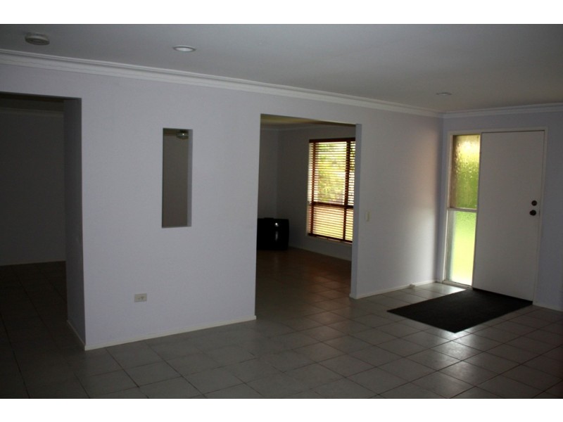 16 Tekapo St, Broadbeach Waters QLD 4218