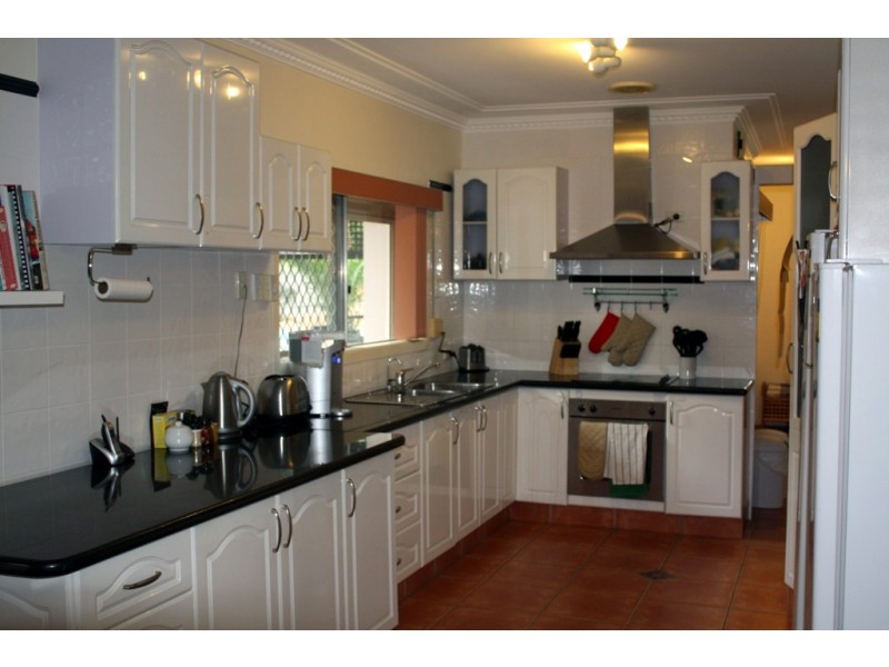 67 Clear Island Road, Broadbeach Waters QLD 4218