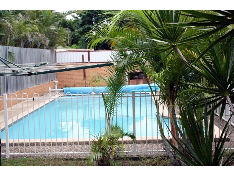 67 Clear Island Road, Broadbeach Waters QLD 4218