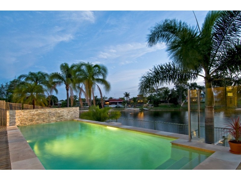 20 Verdichio Ave, Mermaid Waters QLD 4218