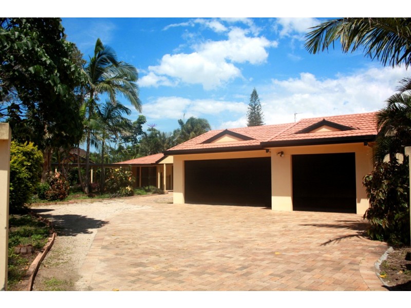 4  Fairsky Ave, Mermaid Waters QLD 4218