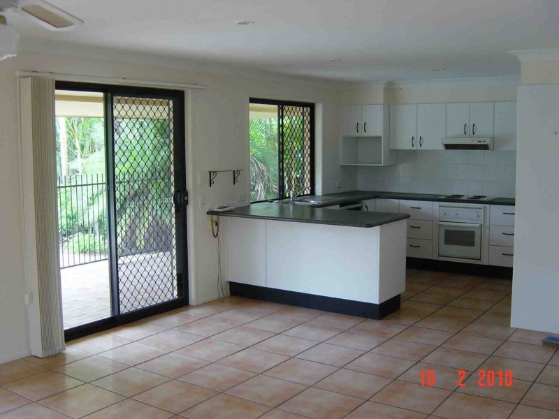 4  Fairsky Ave, Mermaid Waters QLD 4218