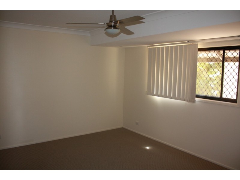 4  Fairsky Ave, Mermaid Waters QLD 4218