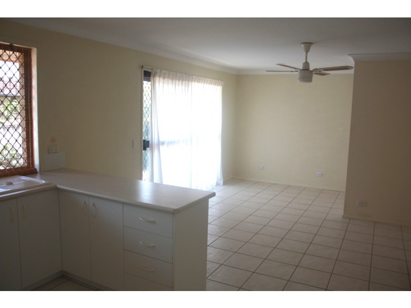 4  Fairsky Ave, Mermaid Waters QLD 4218