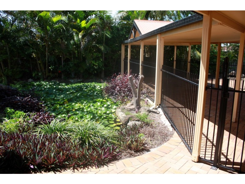 4  Fairsky Ave, Mermaid Waters QLD 4218