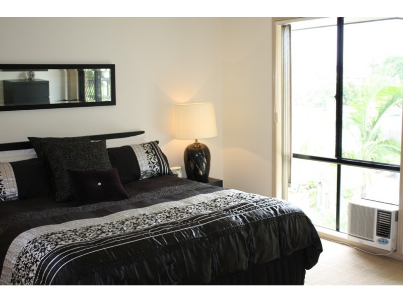 Broadbeach Waters QLD 4218