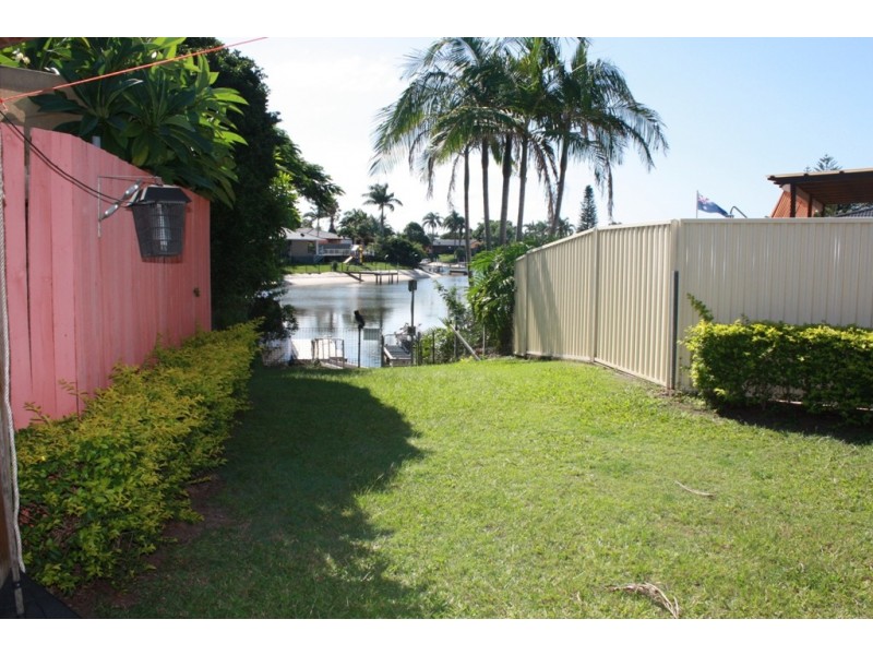 25  Lakeside Ave, Broadbeach Waters QLD 4218